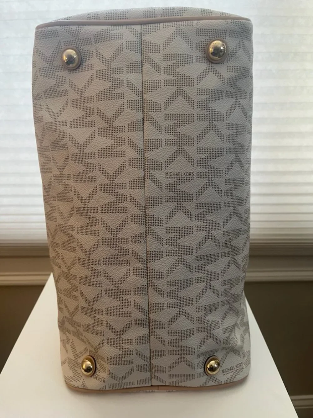 Michael Kors Grayson Medium Satchel – Vanilla
